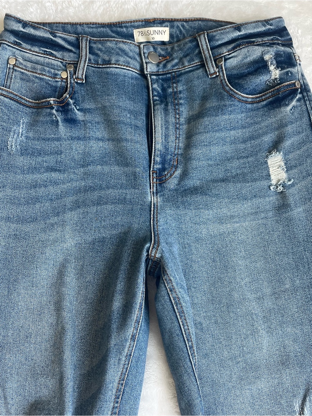 78&Sunny Carly High Rise Distressed Mom Jeans in Medium Wash Denim - Picture 3 of 7